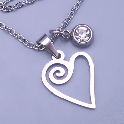 Náhrdelník z chirurgickej ocele so srdiečkom a čírym zirkónom