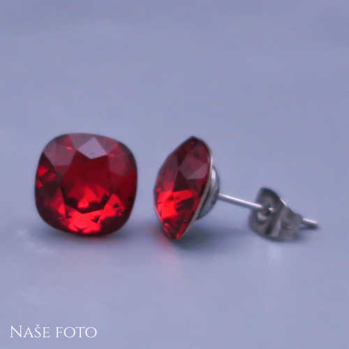 Swarovski náušnice tmavě červené 10 mm