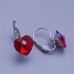 Krásne dámske náušnice z chirurgickej ocele s červeným srdiečkom Swarovski