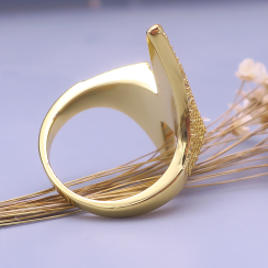 Zlatý hip hop prsteň Lightning Ice – unisex