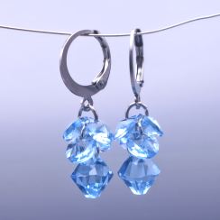 Náušnice z chirurgické oceli se Swarovski krystaly – světle modré