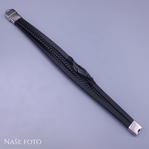 Černý kožený náramek s pírkem – trojitý design