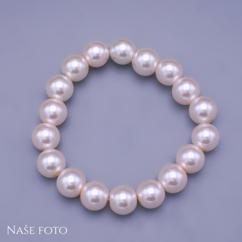 Elegantní náramek ze syntetických perel
