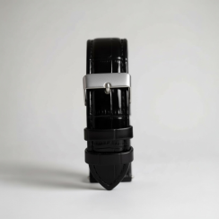 Pánske hodinky v čiernom prevedení