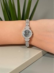 Dámske náramkové hodinky s kamienkami a motívom lístkov