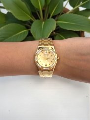 Zlaté dámske hodinky s kamienkami okolo ciferníka