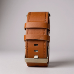 Minimalistické hodinky s hnědým páskem