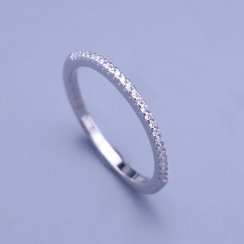 Jednoduchý dámský stříbrný prstýnek s kamínky