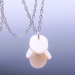 Náhrdelník s pravým perleťovým príveskom z koliesok