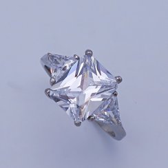 Dámský prsten z chirurgické oceli se zirkony vel.52, 55
