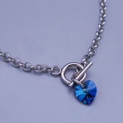 Krásný dámský řetízek z chirurgické oceli zdobený modrým srdíčkem Swarovski